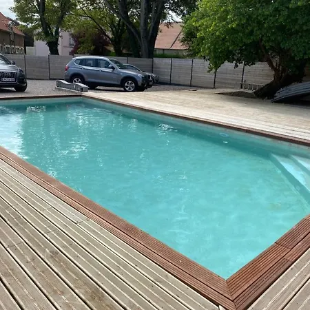 Les 5 Du Chateau - Piscine & Jacuzzi *