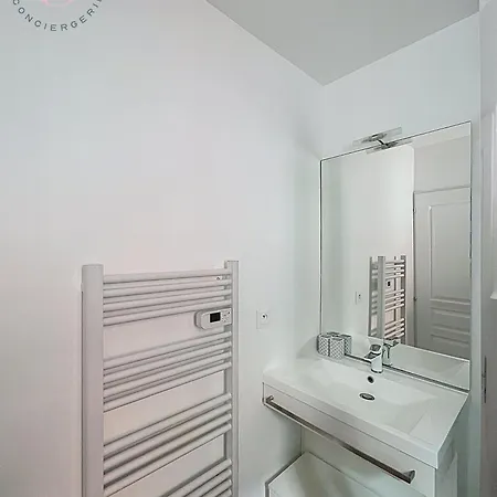 Les 5 Du Chateau - Piscine & Jacuzzi Jaktstuga *