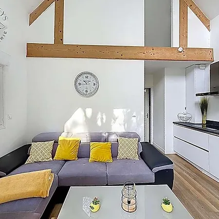 Les 5 Du Chateau - Piscine & Jacuzzi 山林小屋 马基斯