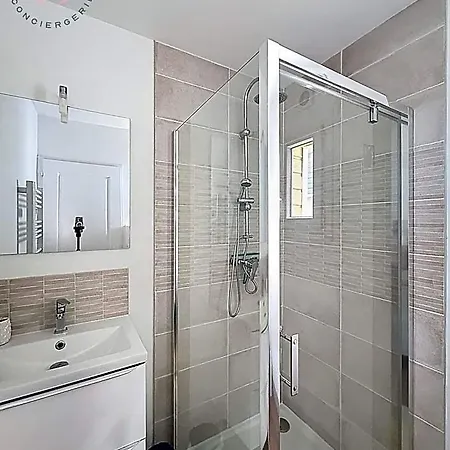 Les 5 Du Chateau - Piscine & Jacuzzi 山林小屋 *