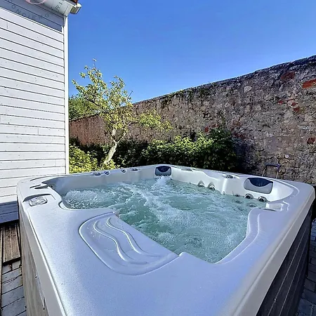 Jaktstuga Les 5 Du Chateau - Piscine & Jacuzzi