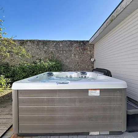 Jaktstuga Les 5 Du Chateau - Piscine & Jacuzzi Marquise