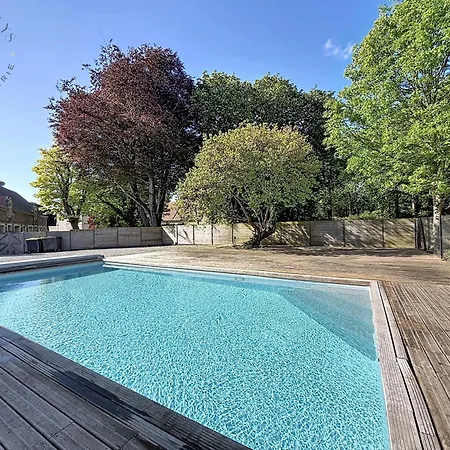 Les 5 Du Chateau - Piscine & Jacuzzi Marquise