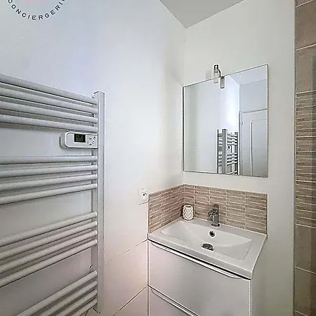 Les 5 Du Chateau - Piscine & Jacuzzi Jaktstuga