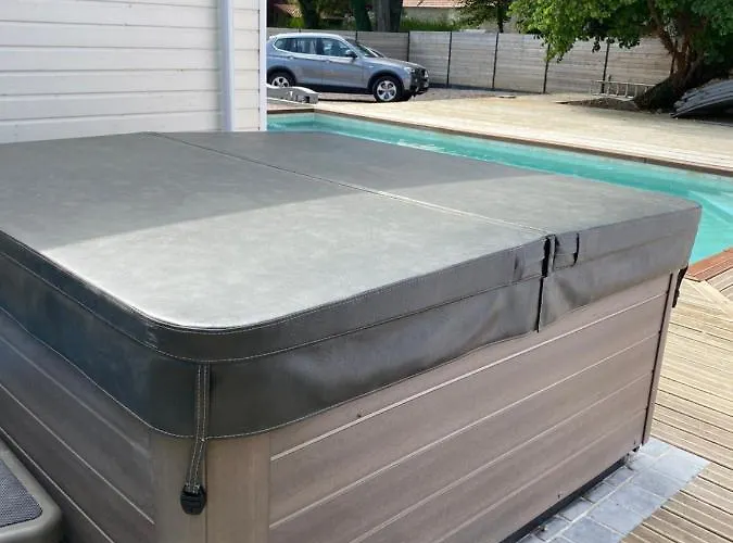 Les Du Chateau * Marquise